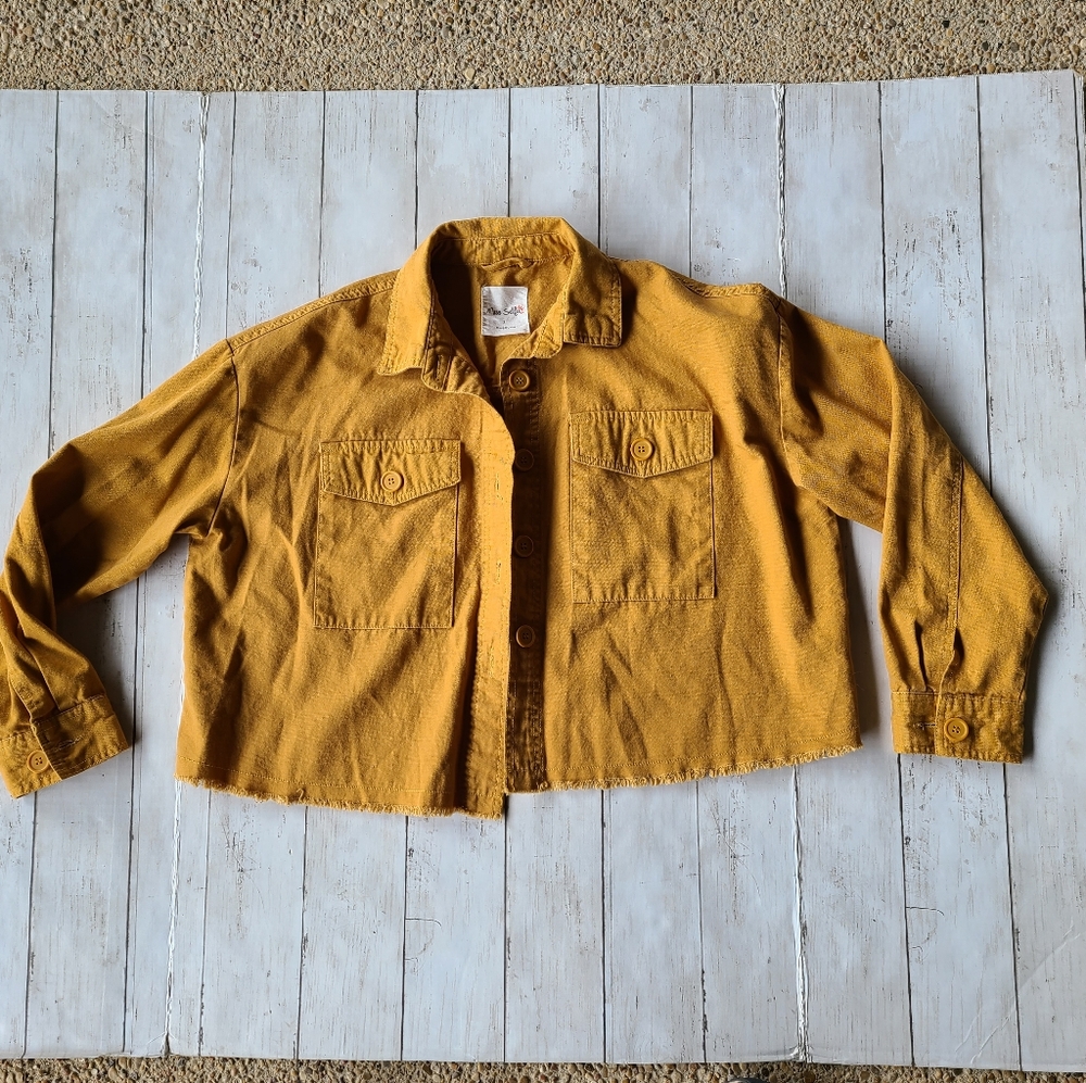 Miss Selfie Cropped Shacket Yellow Size Small Raw Hem Fall